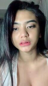 Kak Joice Cantik Belahan mulus