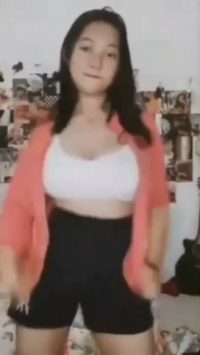 Dedek Kimcil Toge goyang hot dance