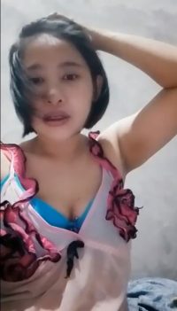 Kak Mala pamer tetek colmek