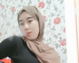 Host Hijabers Sange Remas Toket Enak Desah ViraL!