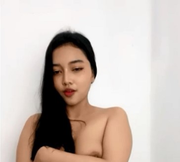 Kak Nara buka Baju Joget Telanjang