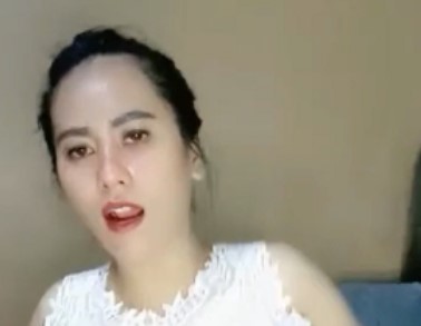 Mbak Ichie Remas Nenen mainin Dildo Geter