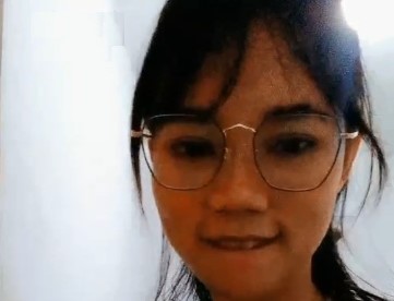 Amel show Uting Tocil Colmek di Toilet Kantor