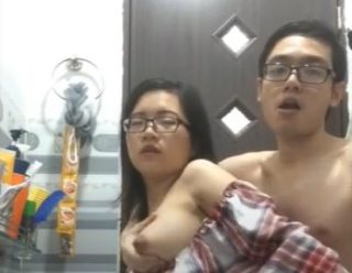 Koko dan Cici Berkacamata Ngentot Mesra