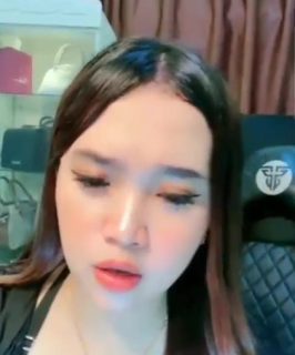 Putri Naya Sexy Menggoda Pascol Beha Item