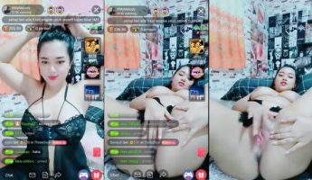 Miss Melody Omek Ngangkang Desah